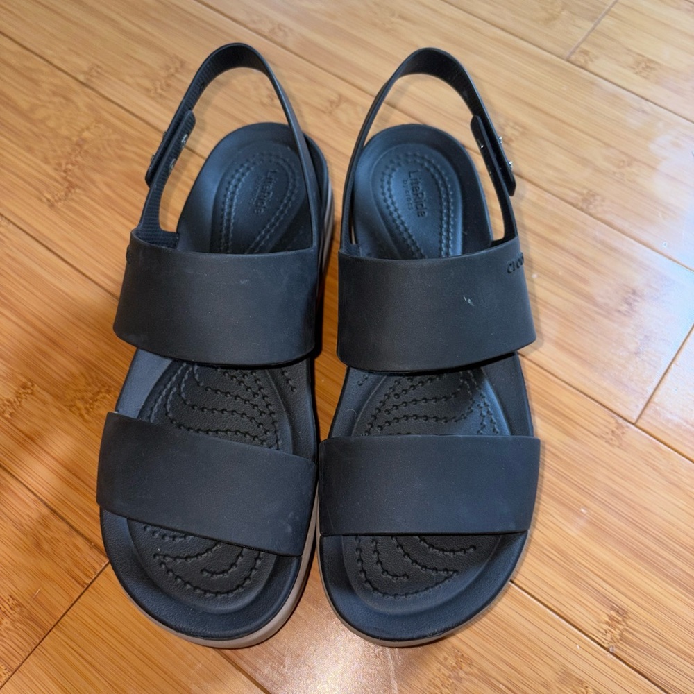 Crocs Women's Brooklyn Low Wedge Platform Sandal